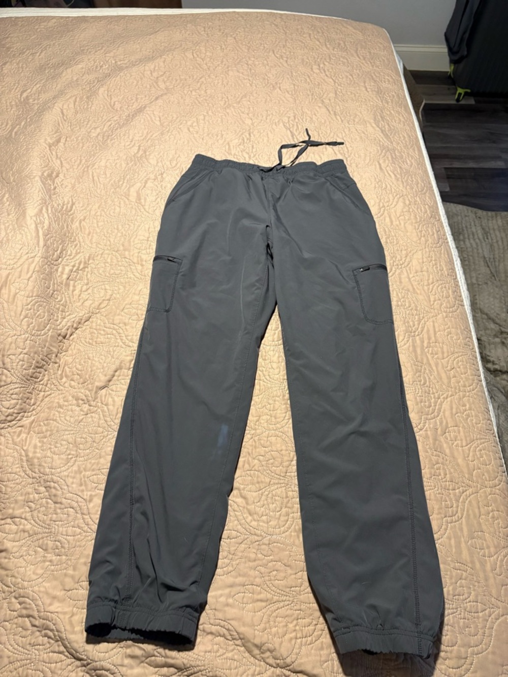 Eddie Bauer Charcoal Gray Men's Cargo Jogger Pants